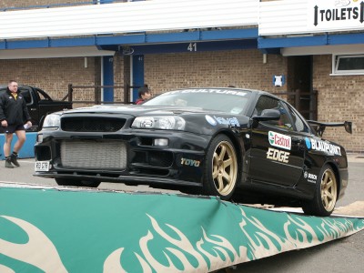 Nissan Skyline Canonball Run: click to zoom picture.
