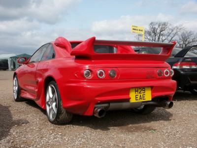 Toyota MR2 Rear Spoiler and TOMS Scoop: click to zoom picture.